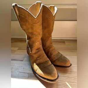 Tecovas “The Johnny” boots in honey suede